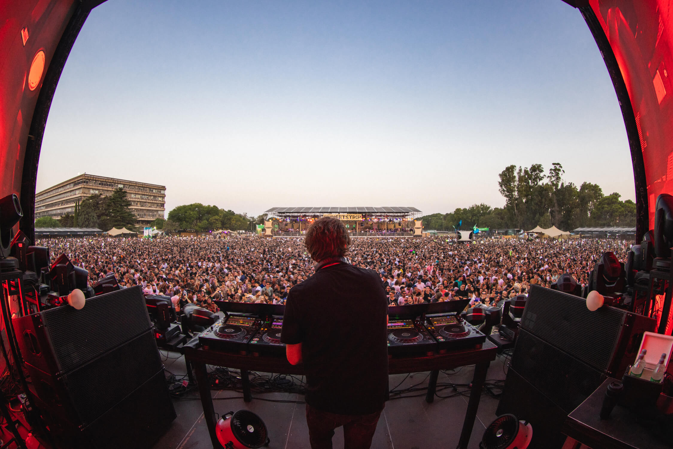 Hernan Cattaneo Goes Beyond The Horizon With His Sunsetstrip ...