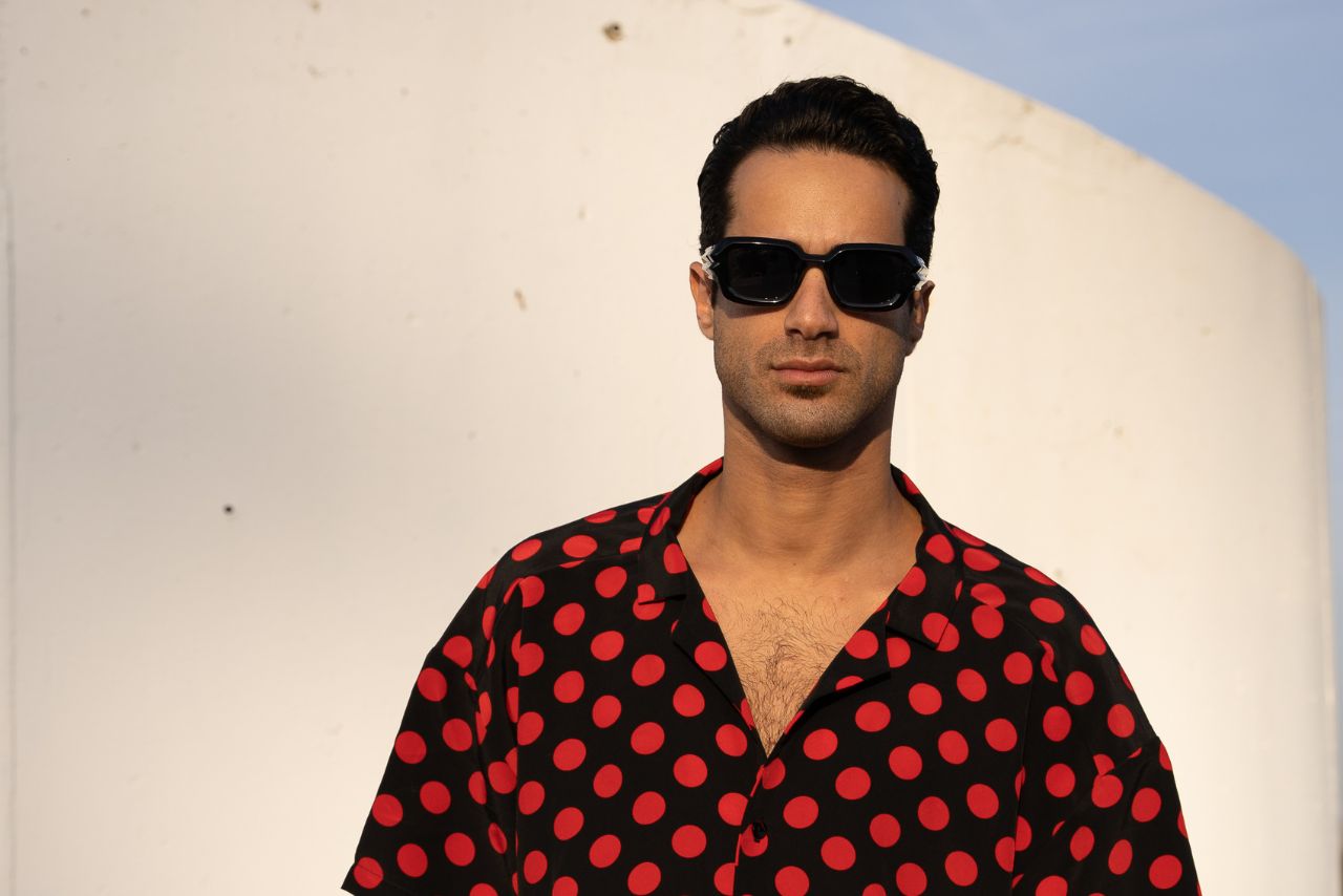 Saraga Debuts On Human By Default With Santa Maria Electronic Groove