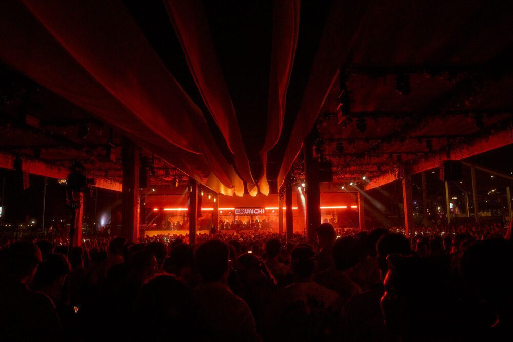 Brunck-Elektronik-Barcelona-by-@dela.puente